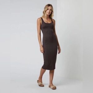 Vuori Halo Essential Dress